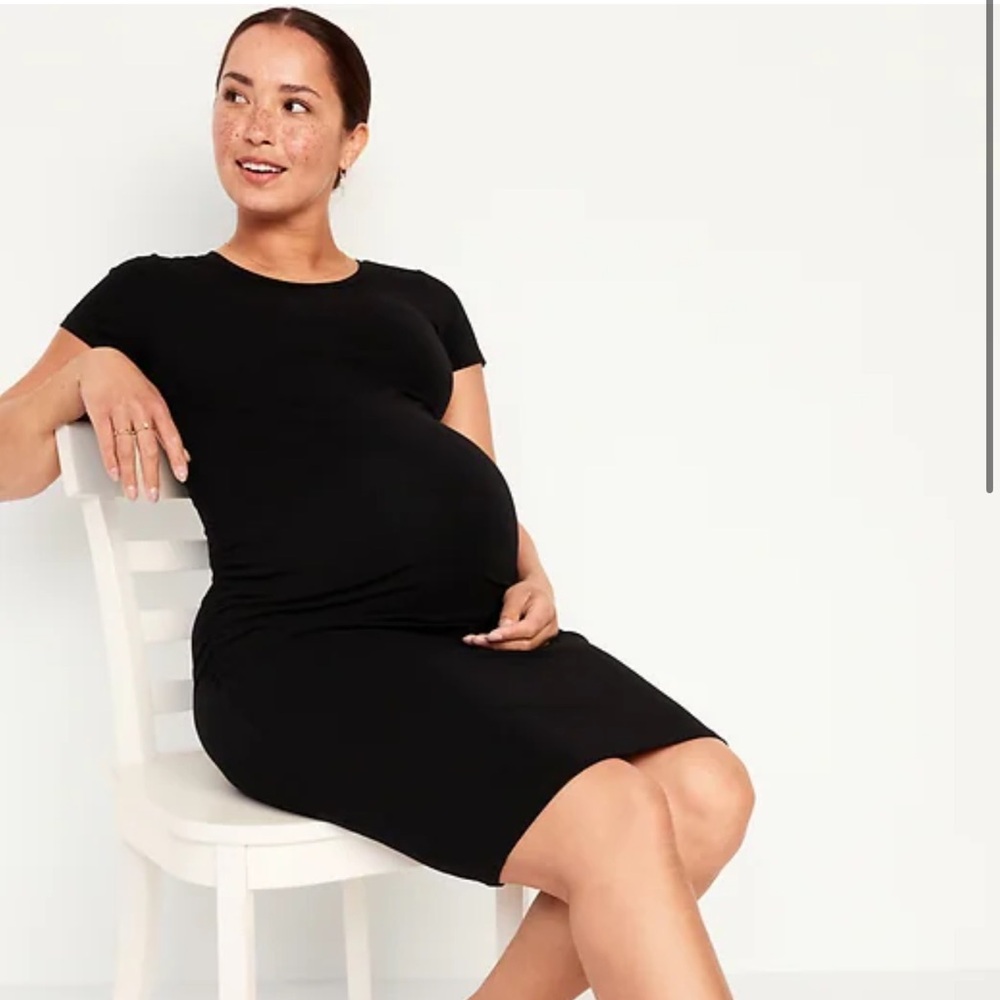 Old Navy | Maternity Short-Sleeve Bodycon Dress